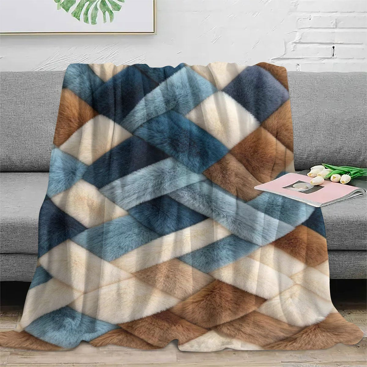 Plaid fausse fourrure patchwork bleu beige marron sur canapé