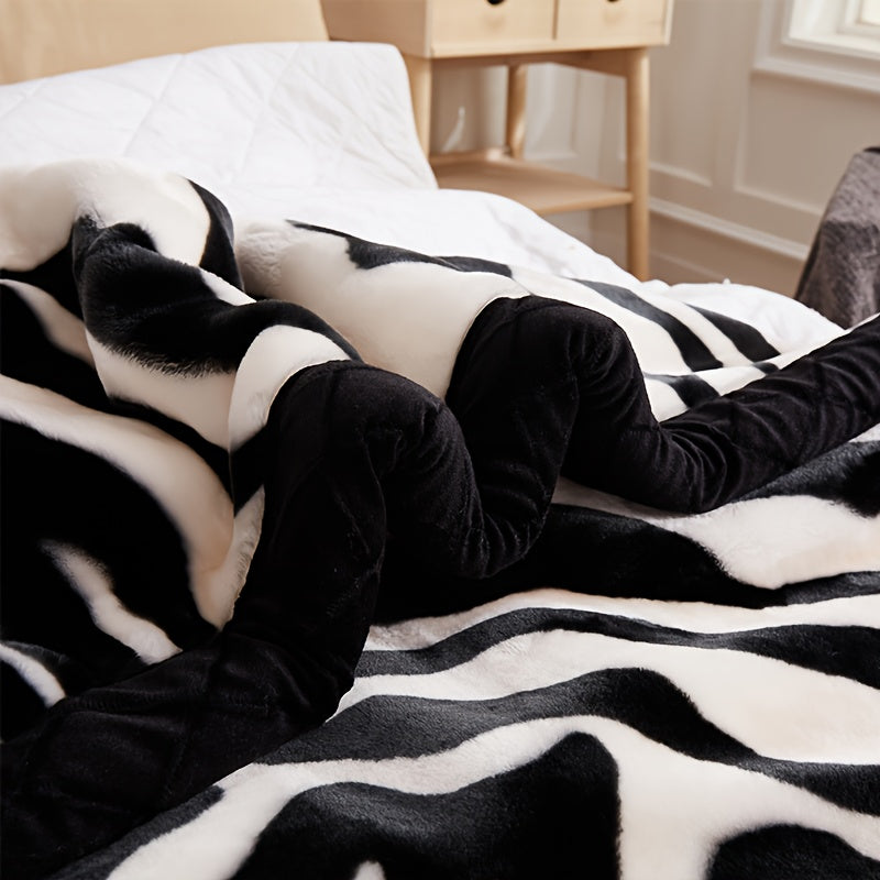 Plaid imprimé zèbre noir et blanc, détail plié