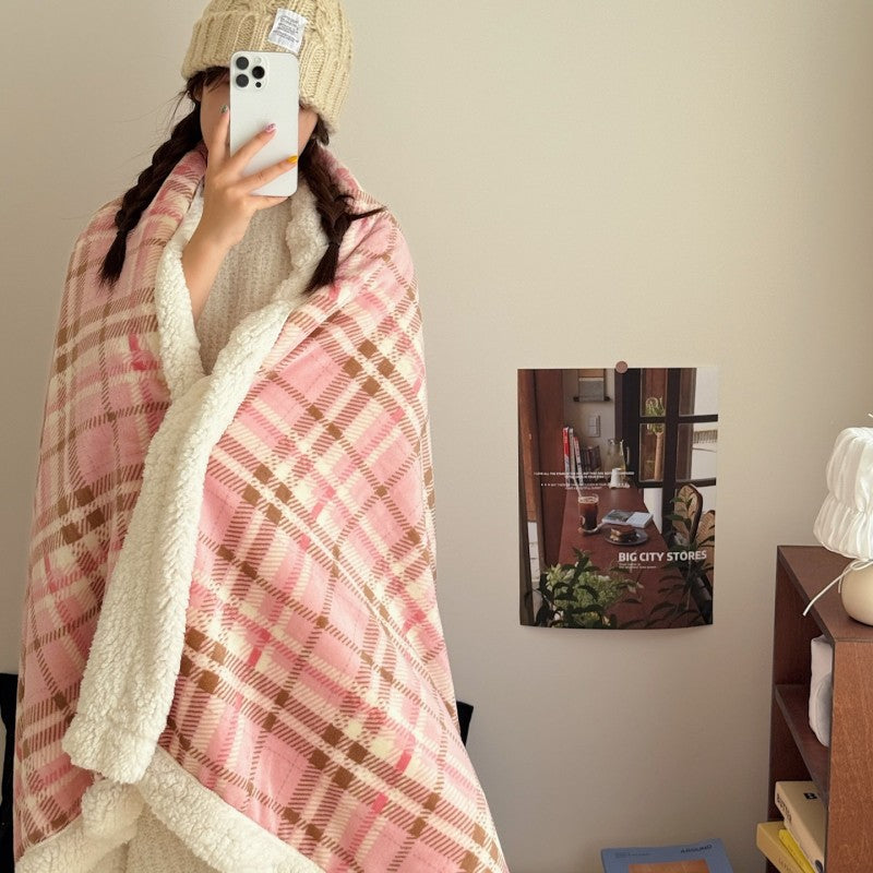 1pc Couverture en fausse laine dagneau de style vintage douce et agrable pour la peau peut tre utilise comme chle couverture de voyage ou couverture de sieste fabrique en matriau pais et chaud convient aux siestes en personne unique couvert