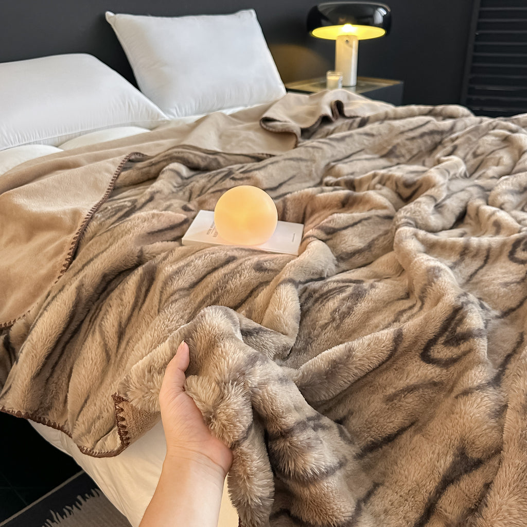 1pc of Super Thick and Warm Faux Rabbit Fur Baby Doublesided Composite Blanket  Ultrasoft to the Touch  Understated Luxury Very Fashionable  Super Thick and Warm  Triangular Stitching for Reinforced Edges  Suitable for Home Bedroom